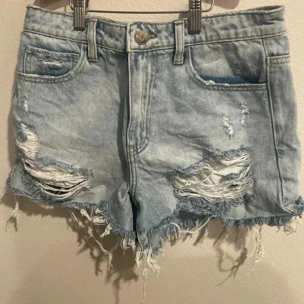 Show me your mumu Phoenix in Cyprus sea frayed light wash‎ denim shorts size 26